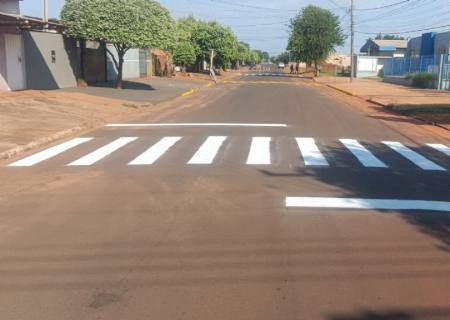 Reforço na sinalização viária aumenta segurança nas proximidades de escolas em Nova Andradina